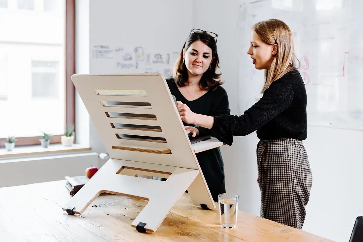Standing Desk vs. Sitting Desk: Pros and Cons for Home Offices